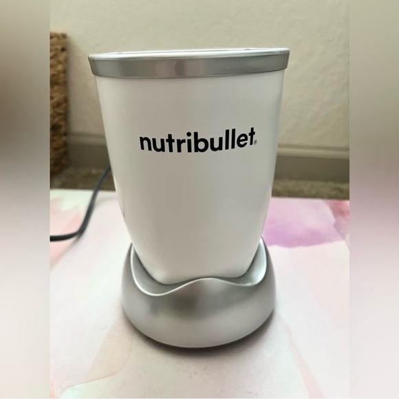 NUTRIBULLET PRO 900 watt - Motor base ONLY - Picture 2 of 6